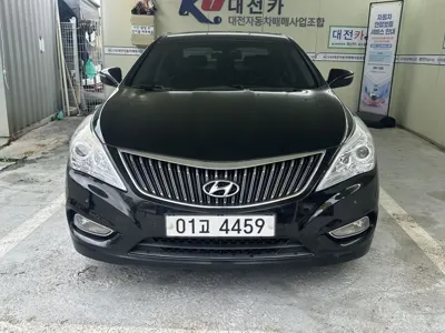 Hyundai Grandeur 2014, 226794 км, за 2912.06 USD