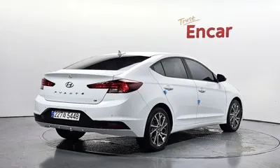 Hyundai Avante 2019, 156037 км, за 4225.44 USD