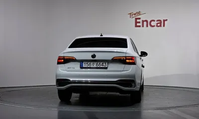 Volkswagen Jetta 2023, 29112 км, за 17067.09 USD
