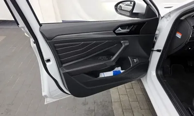 Volkswagen Jetta 2023, 29112 км, за 16930.38 USD - фото 24