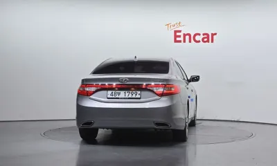 Hyundai Grandeur 2012, 183507 км, за 2847.68 USD