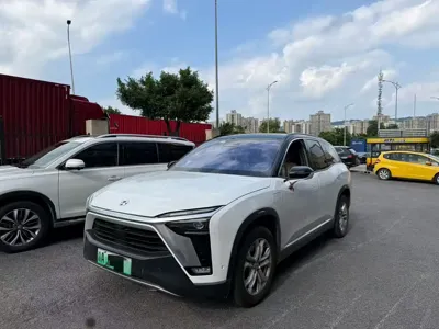 Nio ES8 · 2021 год