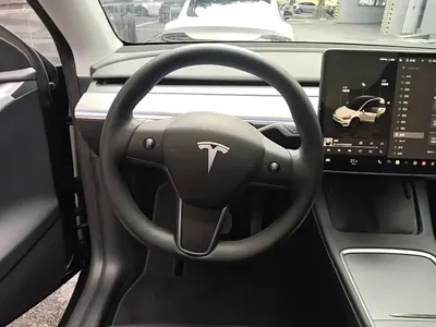 Tesla Model Y 2024, 46000 км, за 26742.67 USD - фото 11