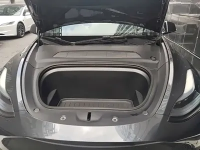 Tesla Model Y 2024, 46000 км, за 26742.67 USD - фото 20