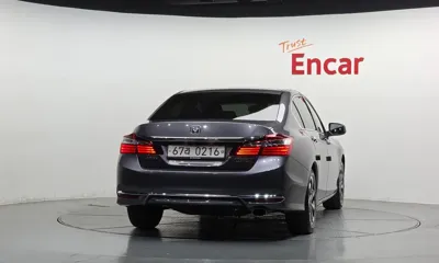 Honda Accord 2017, 63700 км, за 7680.19 USD
