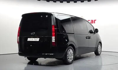 Hyundai Staria 2023, 31201 км, за 19094.81 USD