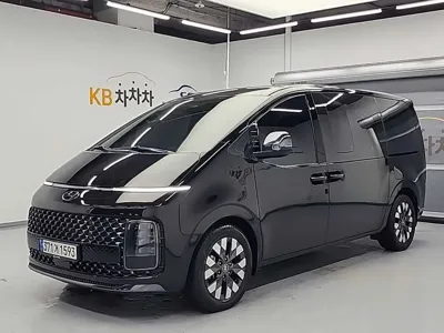 Hyundai Staria · 2022 год