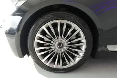 Kia K9 2019, 152964 км, за 10097.73 USD