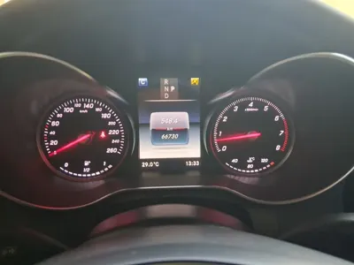 Mercedes-Benz C-Class 2018, 66730 км, за 11093.61 USD - фото 9