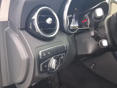 Mercedes-Benz C-Class 2018, 66730 км, за 11093.61 USD - фото 12