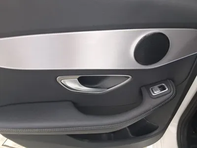 Mercedes-Benz C-Class 2018, 66730 км, за 11093.61 USD - фото 19
