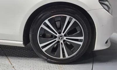 Mercedes-Benz E-Class 2020, 119331 км, за 16856.17 USD - фото 21