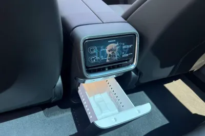 Xiaomi Auto SU7 2026, 100 км, за 50069 USD - фото 8