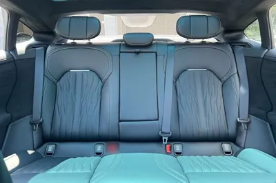 Xiaomi Auto SU7 2026, 100 км, за 50069 USD - фото 16