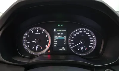 Hyundai Grandeur 2017, 108731 км, за 9094.45 USD - фото 8