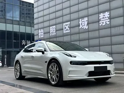 Zeekr 001 2023, 45000 км, за 21610.61 USD