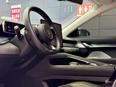 Zeekr 001 2023, 45000 км, за 21610.61 USD