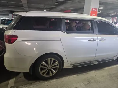 Kia Canival 2016, 303154 км, за 2822.63 USD