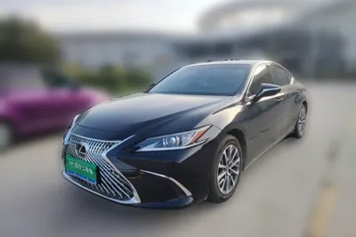 Lexus ES · 2023 год