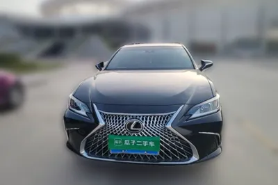 Lexus ES 2023, 54300 км, за 30658 USD - фото 3