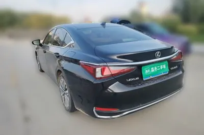 Lexus ES 2023, 54300 км, за 30658 USD - фото 5