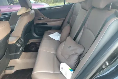 Lexus ES 2023, 54300 км, за 30658 USD - фото 18