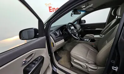 Kia Canival 2017, 126120 км, за 6562 USD - фото 10