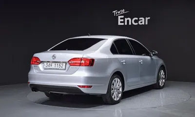 Volkswagen Jetta 2011, 106638 км, за 2636.27 USD