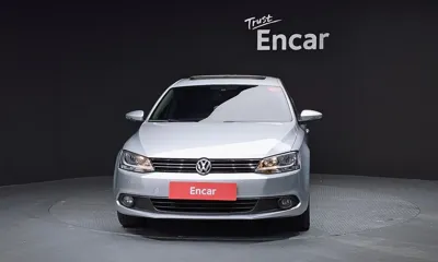 Volkswagen Jetta 2011, 106638 км, за 2636.27 USD