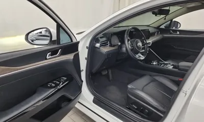 Kia K5 2021, 107561 км, за 13674.27 USD - фото 10