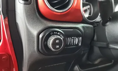 Jeep Wrangler 2019, 63613 км, за 23778.51 USD - фото 29