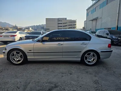 BMW 3-Series 2000, 200000 км, за 3577.94 USD