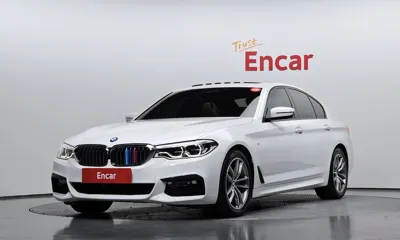 BMW 5-Series · 2017 год