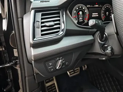 Audi Q5L 2024, 35000 км, за 33548.5 USD - фото 7