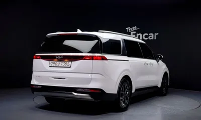 Kia Canival 2023, 19516 км, за 20264.88 USD