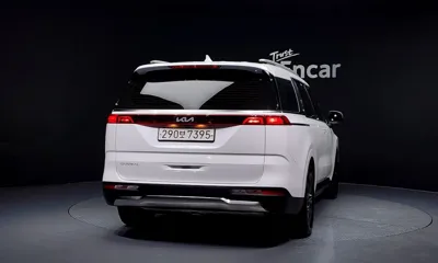 Kia Canival 2023, 19516 км, за 20264.88 USD