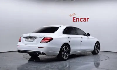 Mercedes-Benz E-Class 2018, 73410 км, за 16459.56 USD