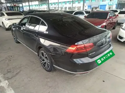 Volkswagen Magotan 2021, 159200 км, за 12615.92 USD