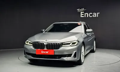 BMW 5-Series 2023, 27612 км, за 27483.42 USD