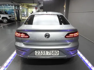Volkswagen Arteon 2019, 94022 км, за 13153.61 USD