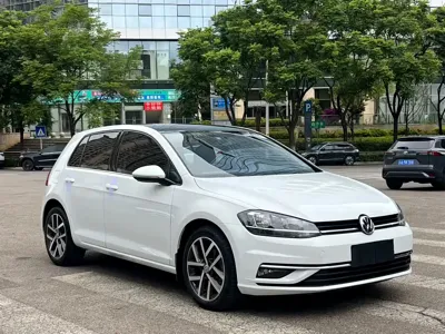 Volkswagen Golf 2020, 70000 км, за 8799.12 USD