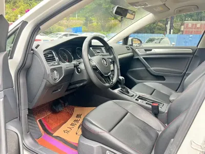 Volkswagen Golf 2020, 70000 км, за 8799.12 USD