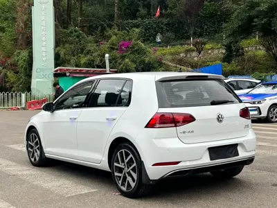 Volkswagen Golf 2020, 70000 км, за 8799.12 USD - фото 7