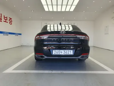 Hyundai Grandeur 2022, 114636 км, за 14723.13 USD