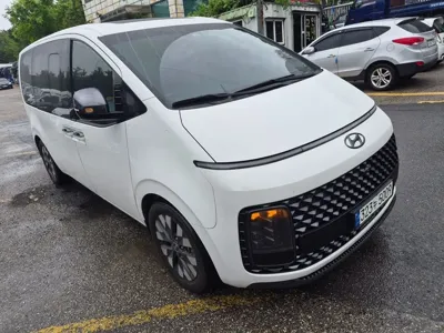 Hyundai Staria · 2023 год