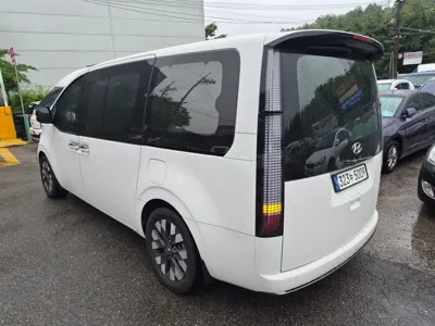 Hyundai Staria 2023, 74000 км, за 22121.57 USD