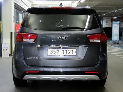 Kia Canival 2018, 129000 км, за 8730.47 USD