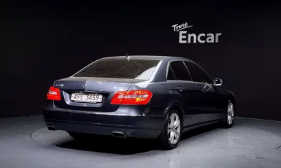 Mercedes-Benz E-Class 2013, 75564 км, за 5351.83 USD
