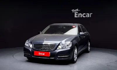 Mercedes-Benz E-Class 2013, 75564 км, за 5351.83 USD