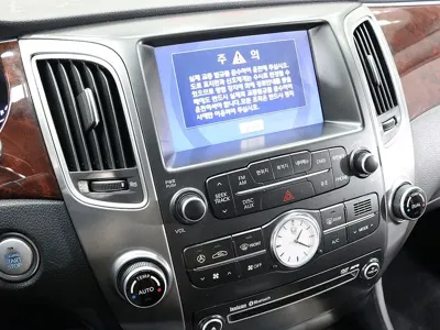 Hyundai Equus 2012, 196877 км, за 2600.27 USD - фото 17